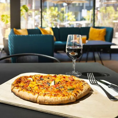 Ibis Bahnhof 2*