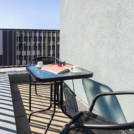 Ibis Bahnhof Hotel 2*