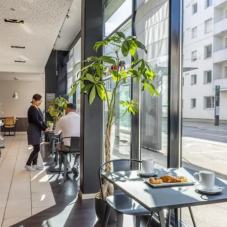Ibis Bahnhof Hotel