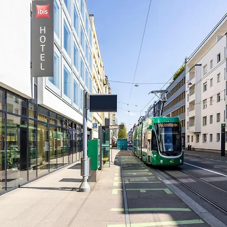 Ibis Bahnhof Hotel 2*